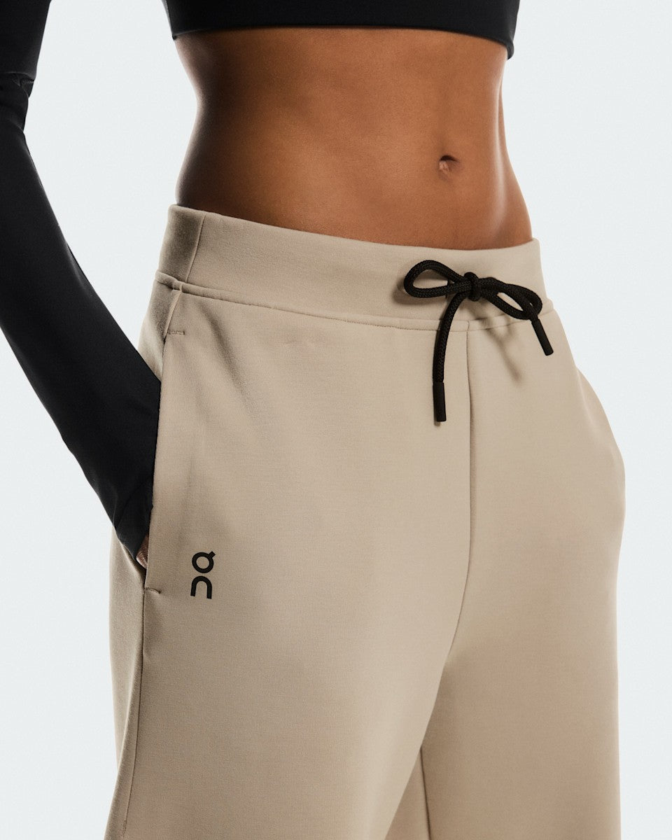 On United States Recommended / Women's Focus Tech Sweatpants - Desert