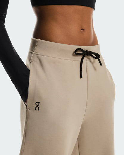 On United States Recommended / Women's Focus Tech Sweatpants - Desert