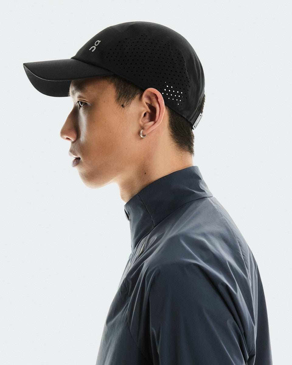 On United States Latest / Lightweight Cap - Black