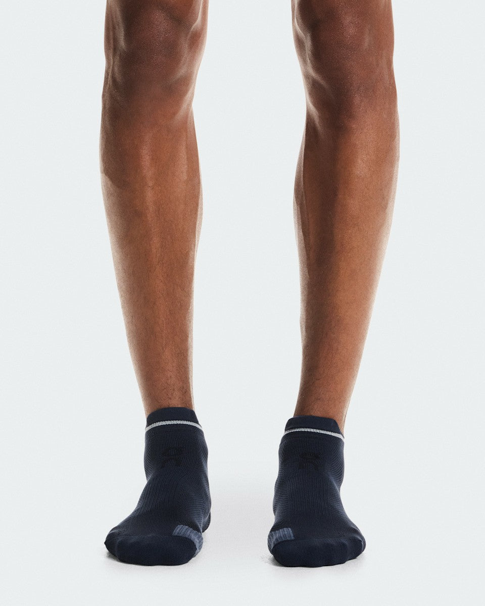 On United States Signature / Performance Run Sock Low - Navy/Navy