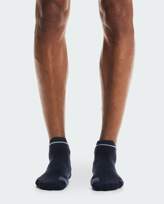 On United States Signature / Performance Run Sock Low - Navy/Navy