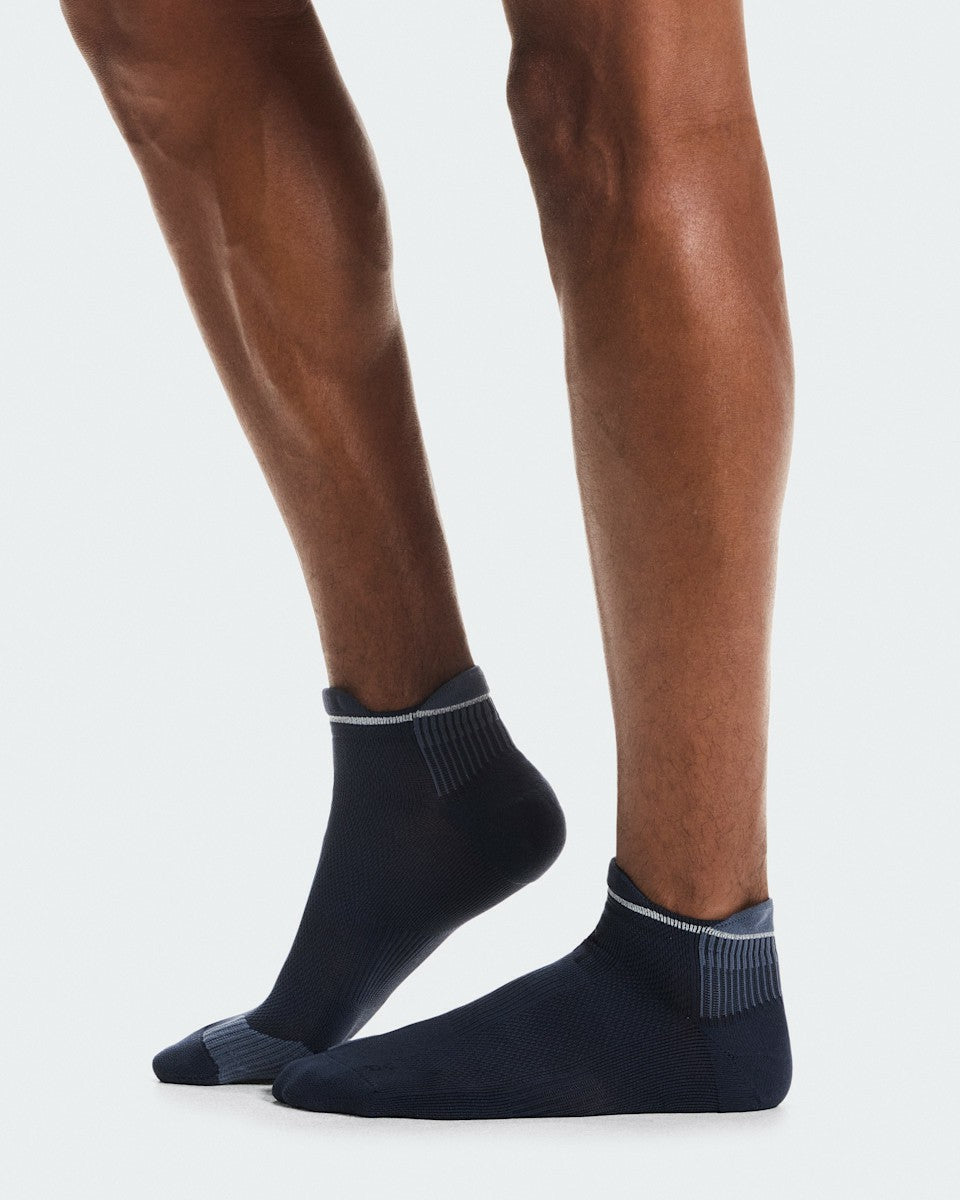 On United States Signature / Performance Run Sock Low - Navy/Navy