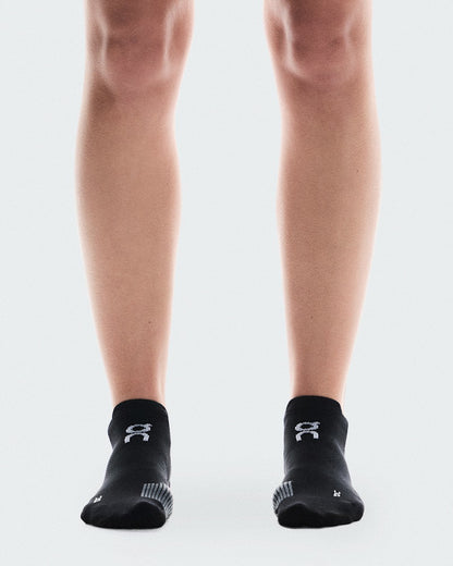 On United States Smart Buy / Performance Run Sock Low - Black/Eclipse