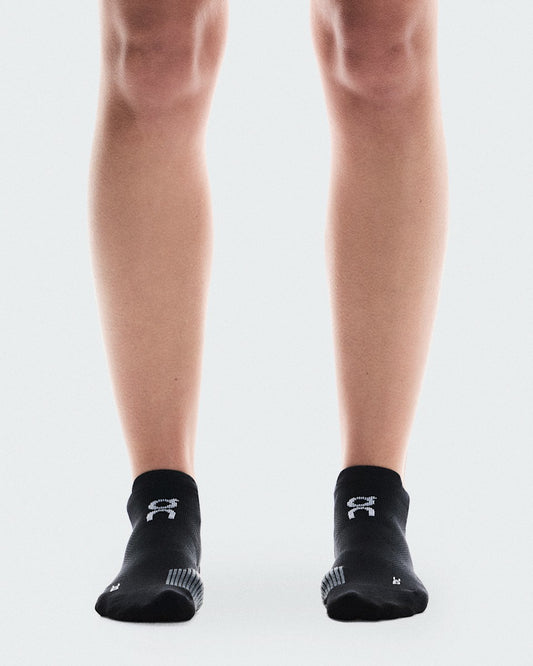 On United States Smart Buy / Performance Run Sock Low - Black/Eclipse