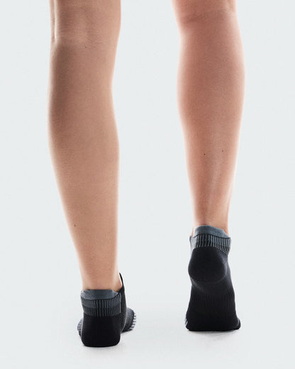 On United States Smart Buy / Performance Run Sock Low - Black/Eclipse