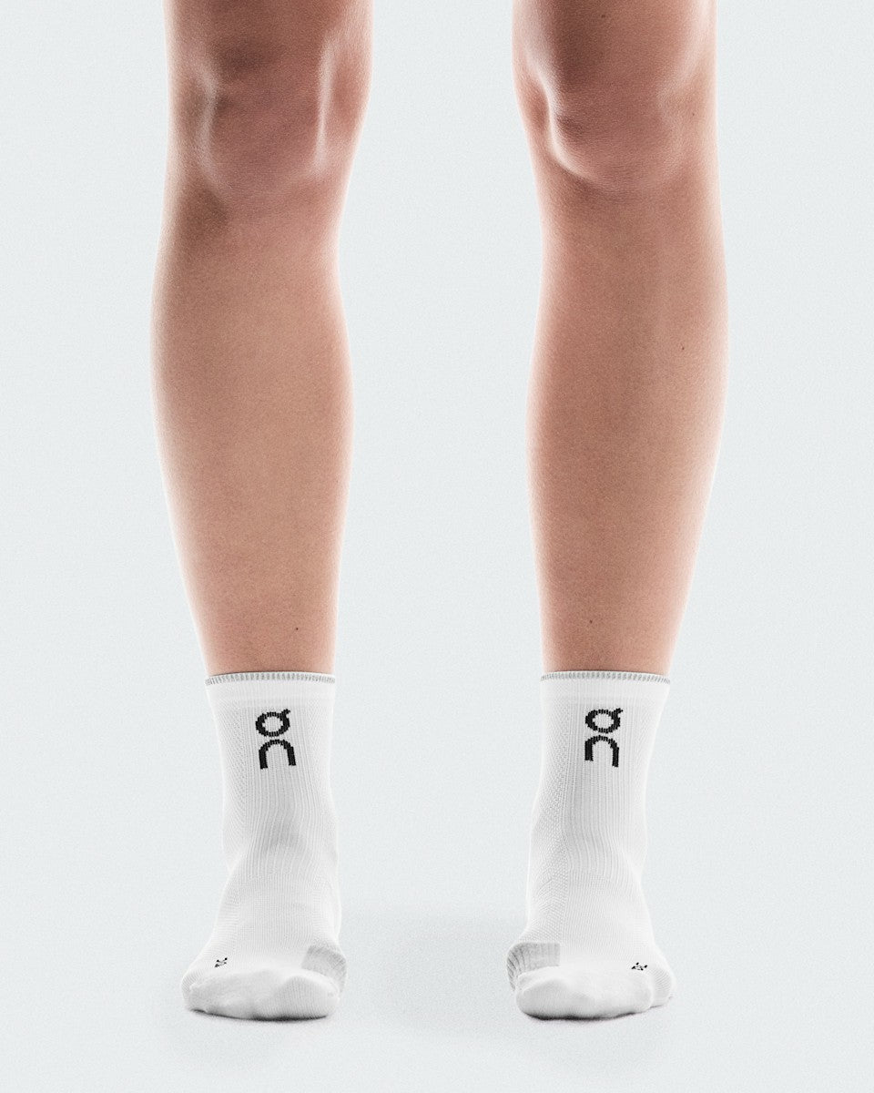 On United States Latest / Performance Run Sock Mid - White/Glacier