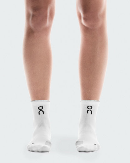On United States Latest / Performance Run Sock Mid - White/Glacier
