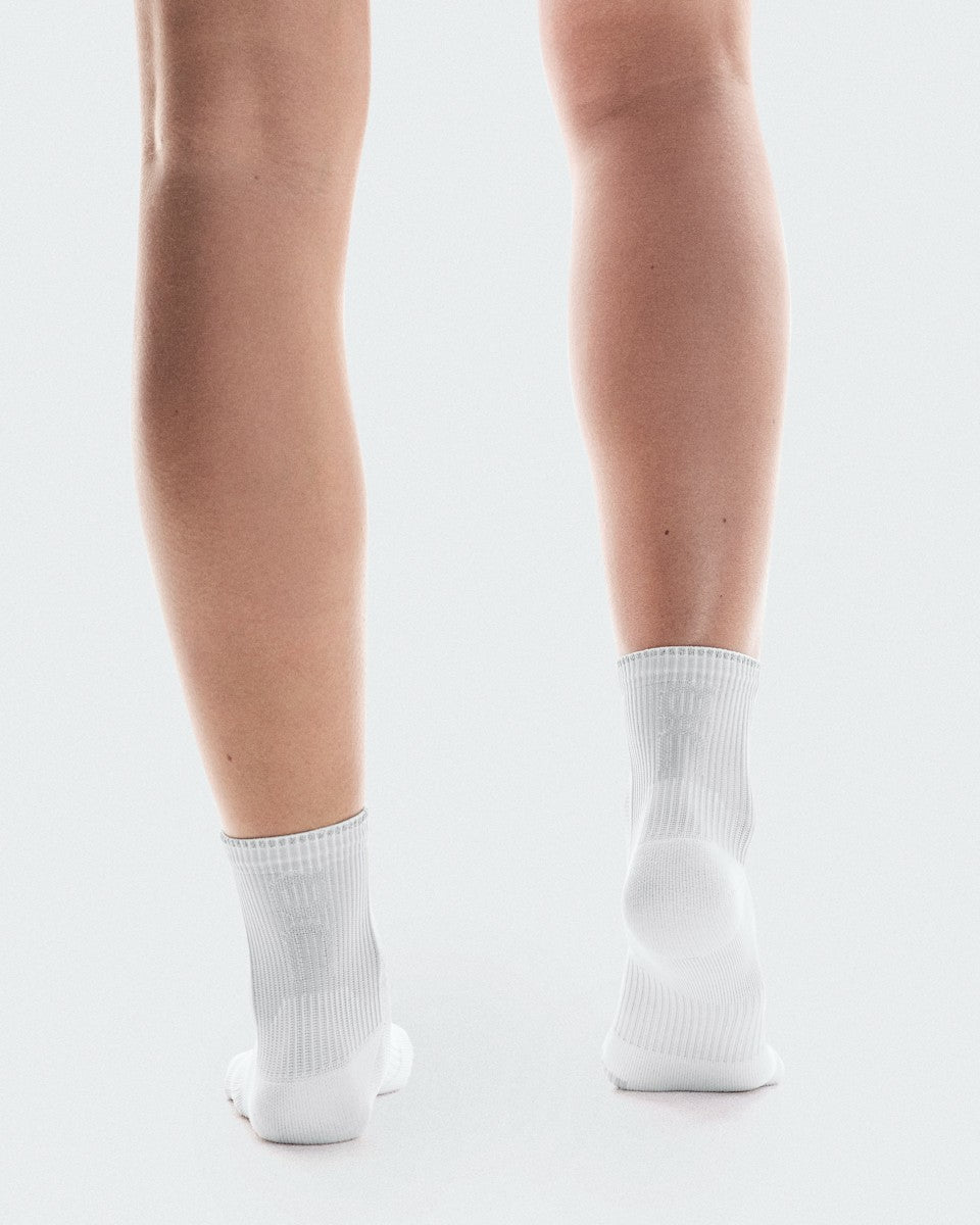 On United States Latest / Performance Run Sock Mid - White/Glacier