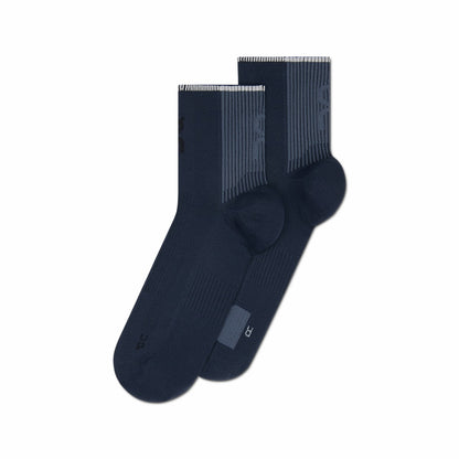 On United States Featured / Performance Run Sock Mid - Black/Eclipse