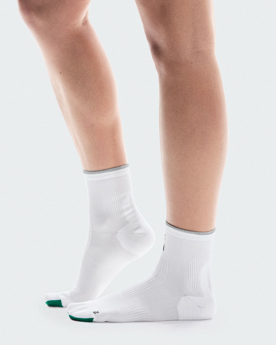 On United States Value / Elite Run Sock Mid - White/Ivory