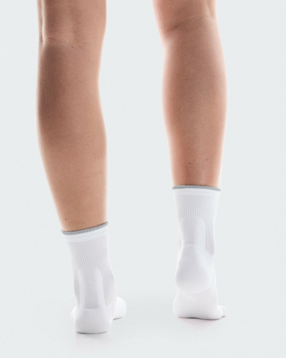 On United States Value / Elite Run Sock Mid - White/Ivory