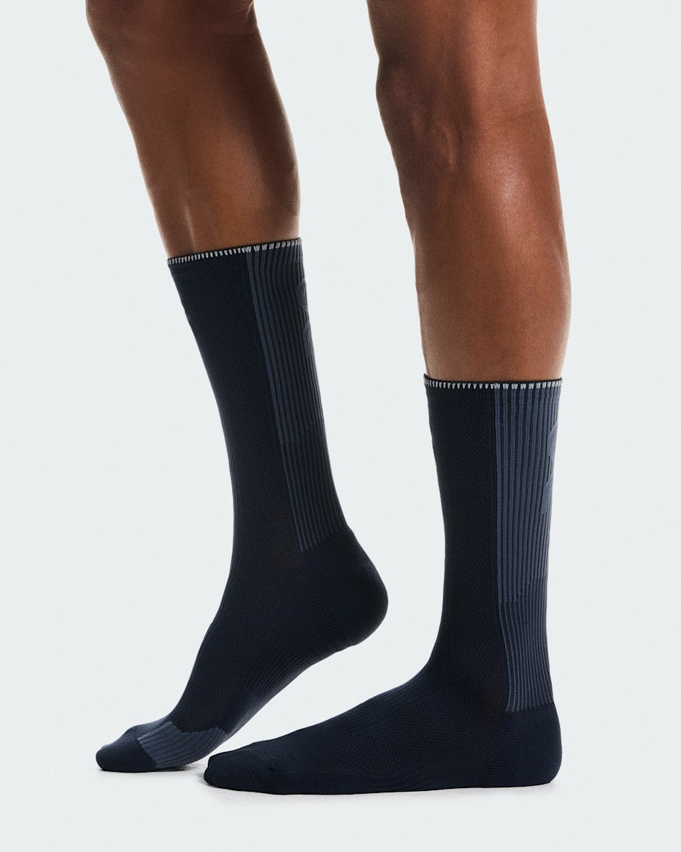 On United States Premium / Performance Run Sock High - Navy/Navy