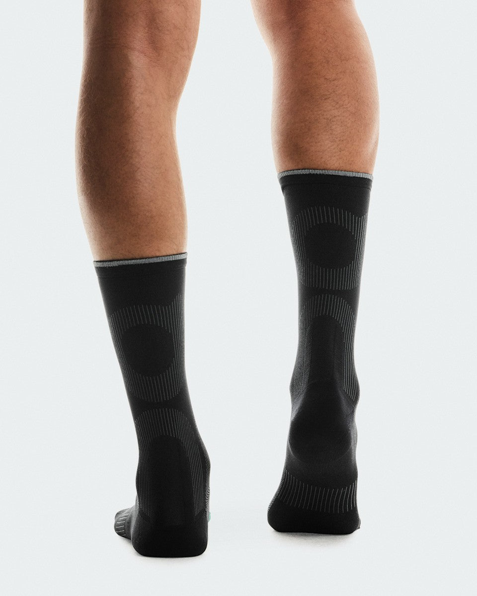 On United States Premium / Elite Run Sock High - Black
