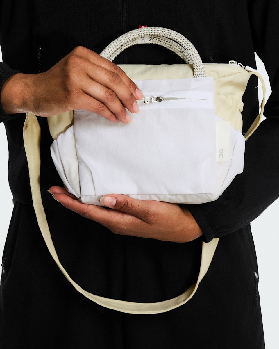 On United States Essential / Track Pack Mini Elite - Cream/White
