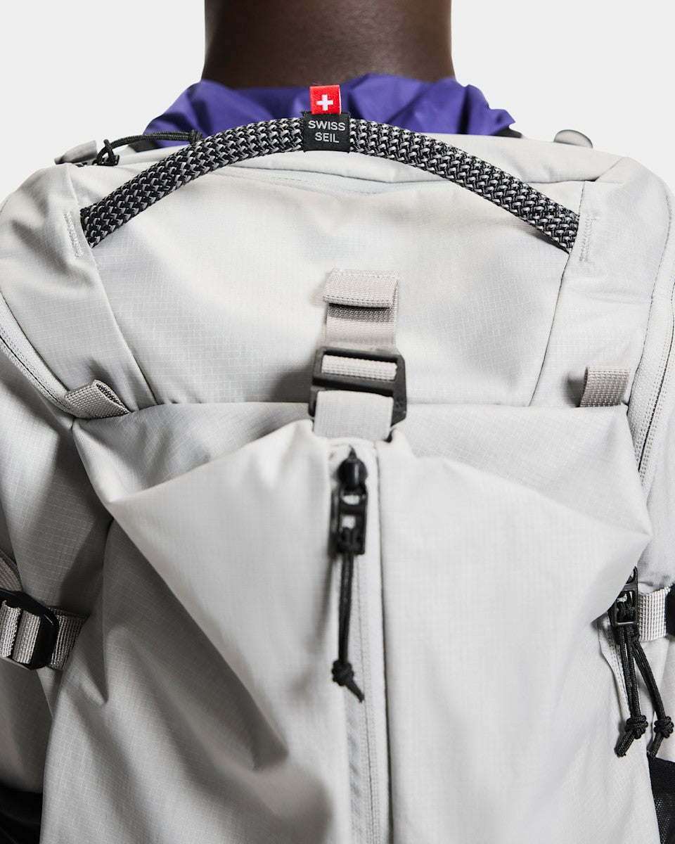On United States Latest / Speed Pack 30L - Glacier/Black