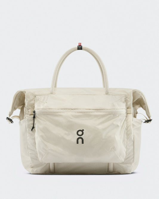 On United States Essential / Track Pack 35L Lite - Cream