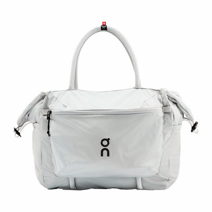 On United States Essential / Track Pack 35L Lite - Cream
