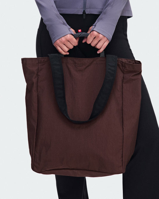 On United States Exclusive / Tote Pack 25L - Cacao/Black