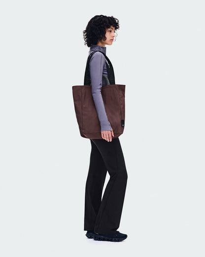 On United States Exclusive / Tote Pack 25L - Cacao/Black