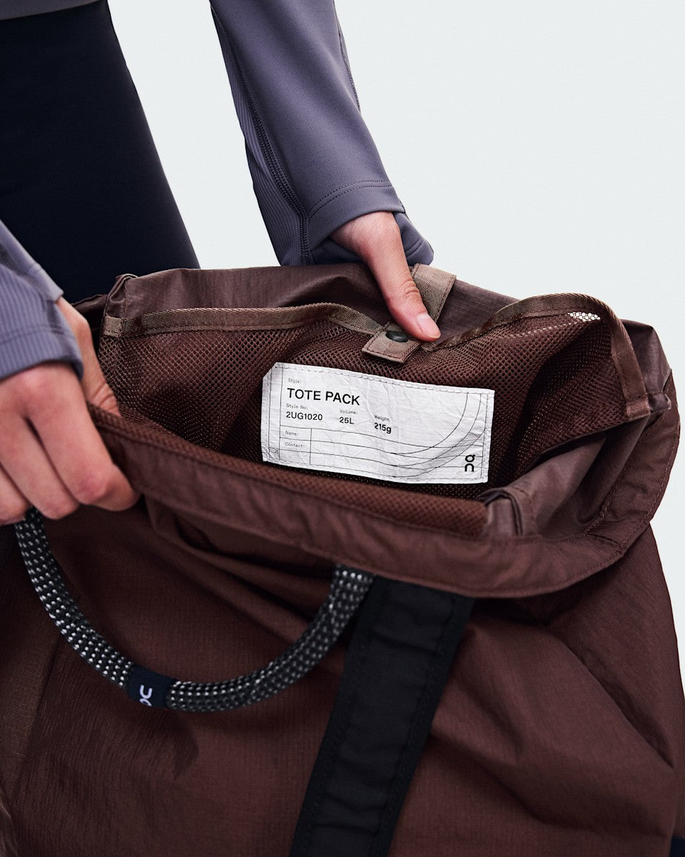 On United States Exclusive / Tote Pack 25L - Cacao/Black