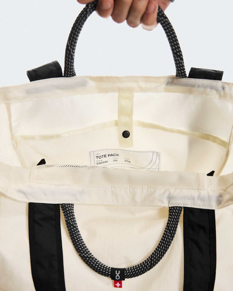 On United States Value / Tote Pack 25L - Cream/Black