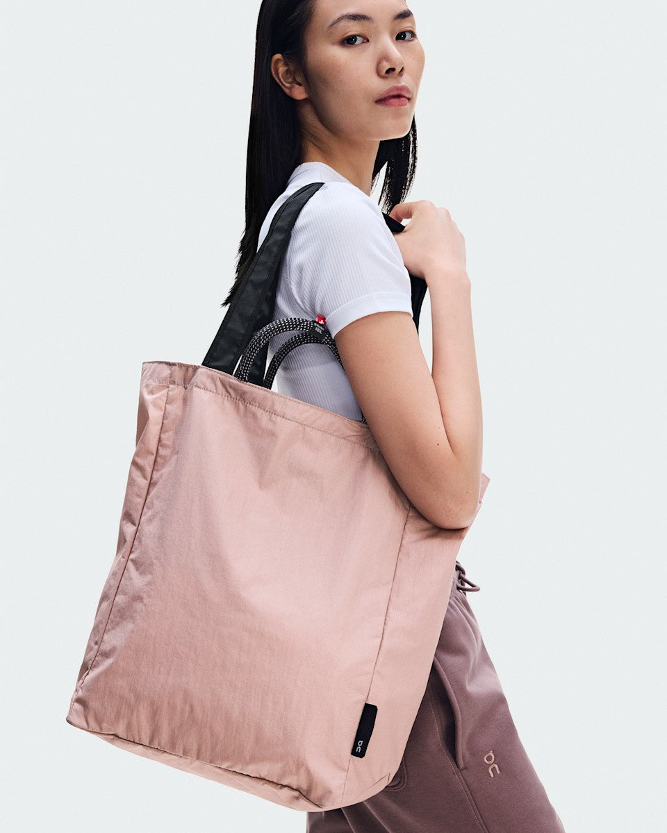 On United States Sale / Tote Pack 25L - Biscuit/Black