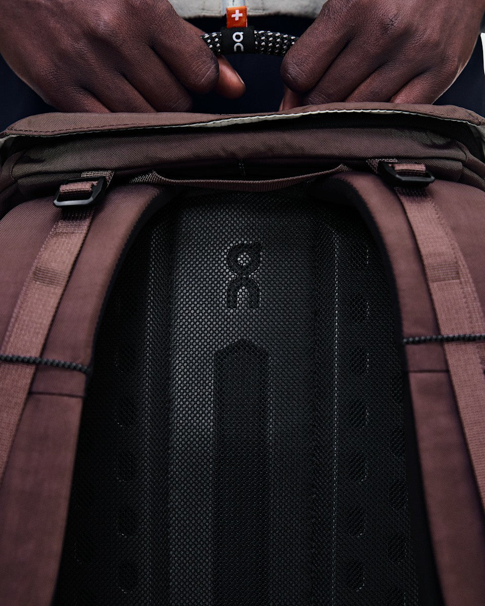 On United States Latest / Speed Pack 24L Elite - Cacao/Black