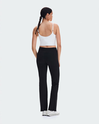 On United States Recommended / Women's Studio Crop - White