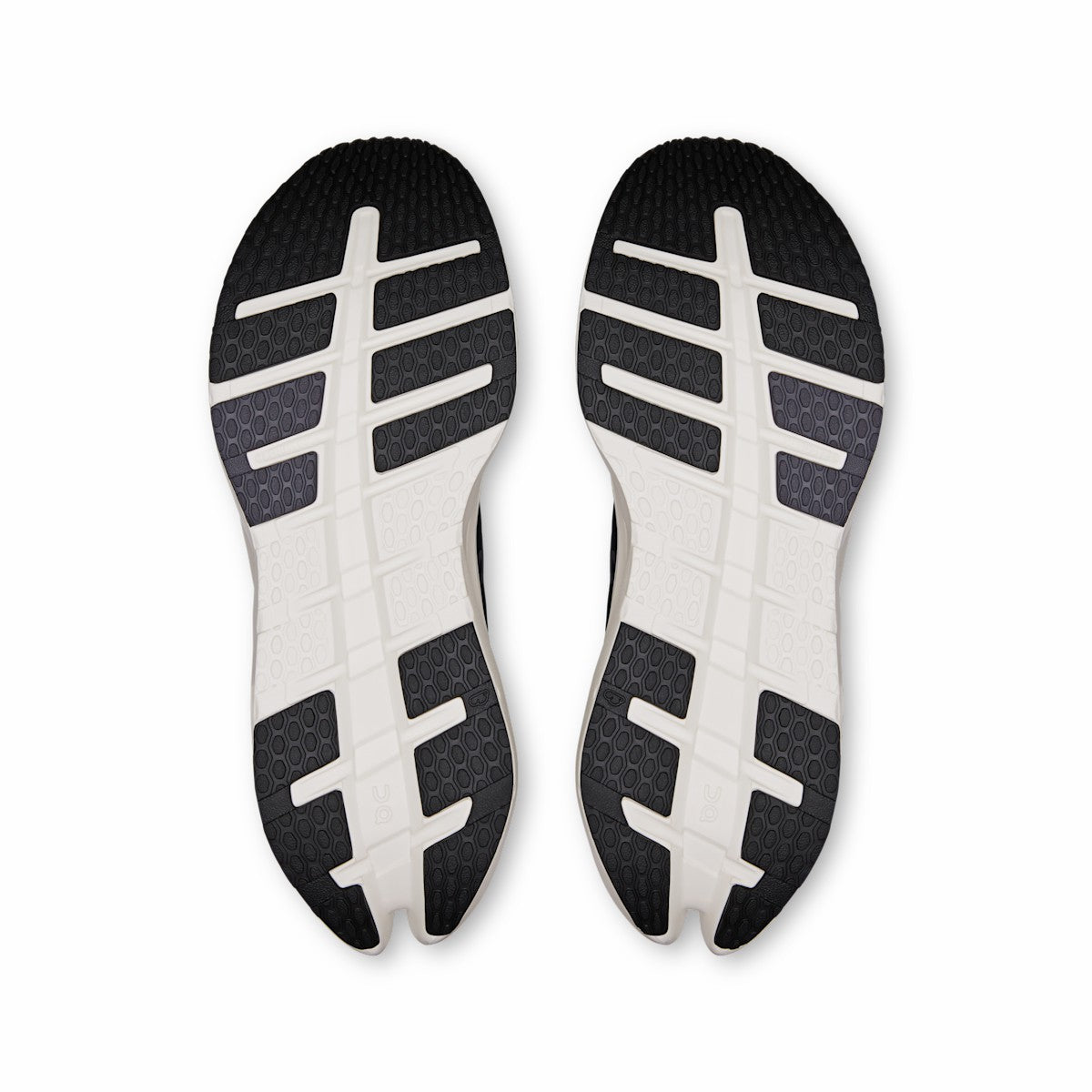 On United States Discount / Men's Cloudrunner 3 - Black/Ivory