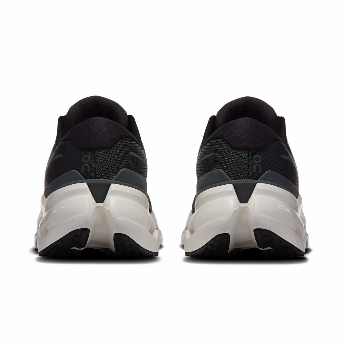 On United States Discount / Men's Cloudrunner 3 - Black/Ivory