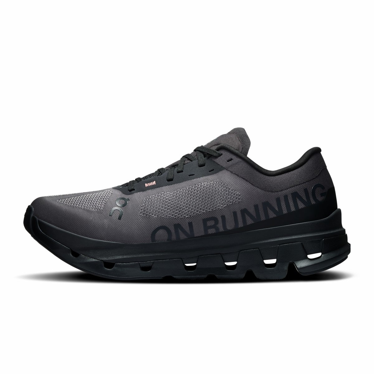 On United States Smart Buy / Men's Cloudflow 5 - Black/Black