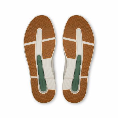 On United States Quality / Men's THE ROGER Centre Court - Ivory/Fern