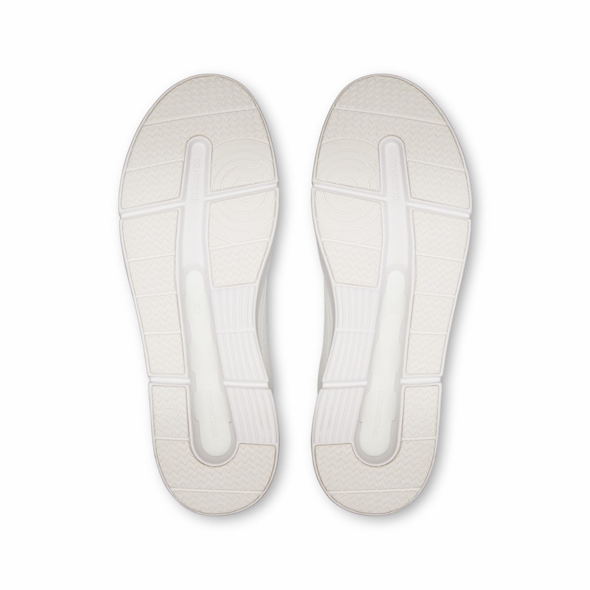 On United States Signature / Men's THE ROGER Centre Court - White/White