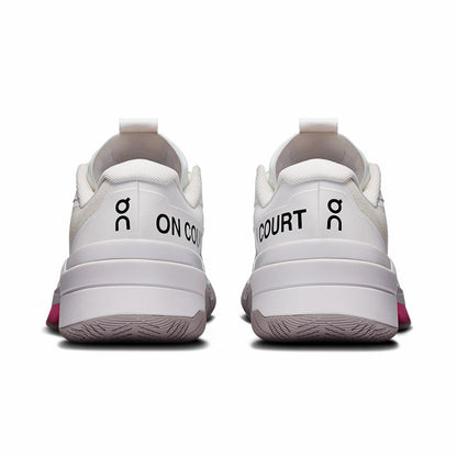 On United States Essential / Men's THE ROGER Pro Fire - White/Pink