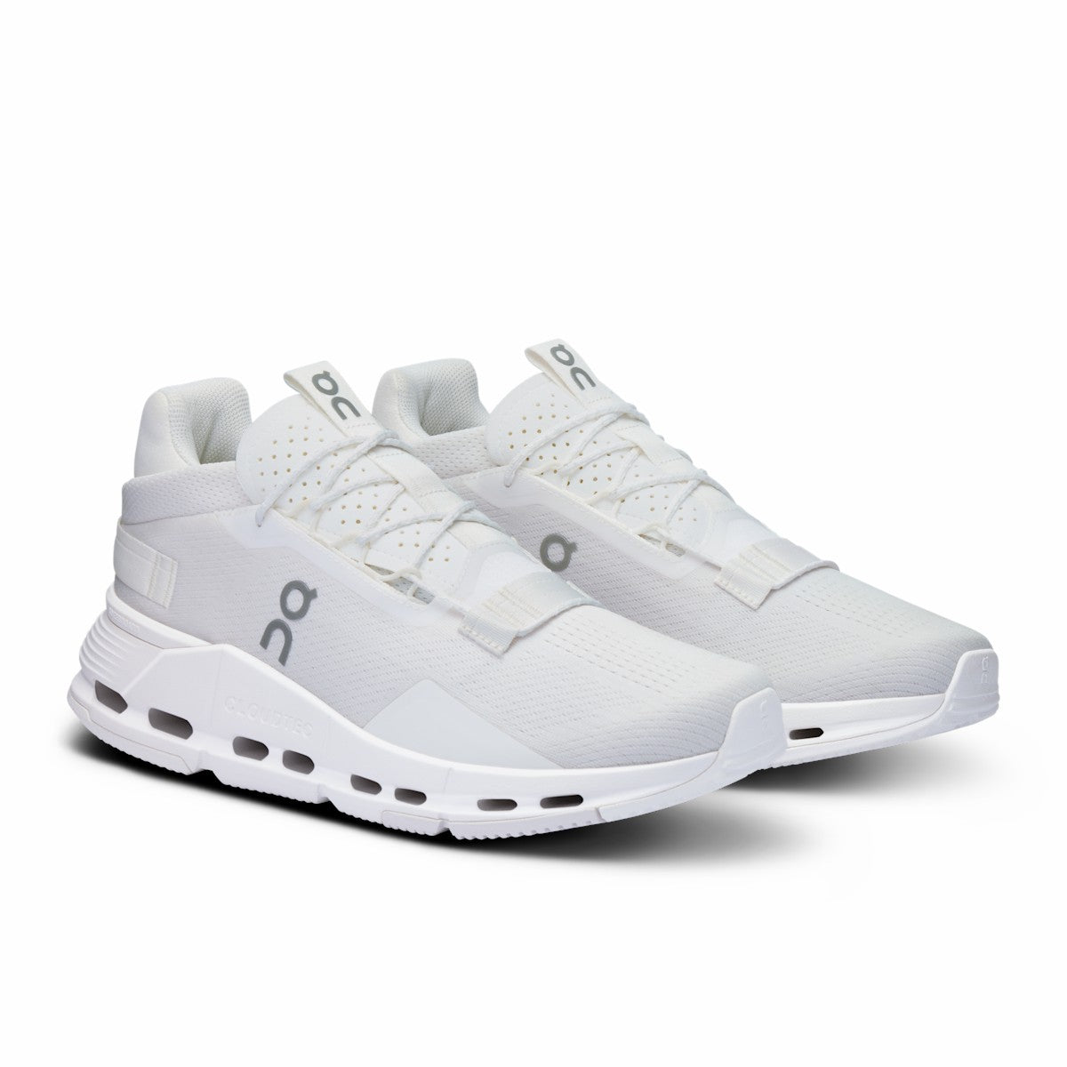 On United States Great Value / Men's Cloudnova 2 - All White
