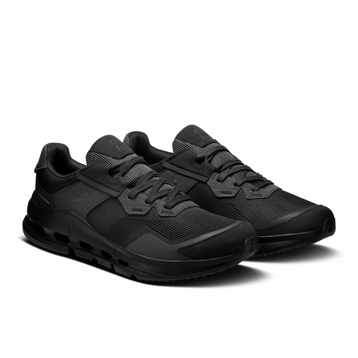 On United States Top Pick / Men's Cloudnova Rift - Black/Black
