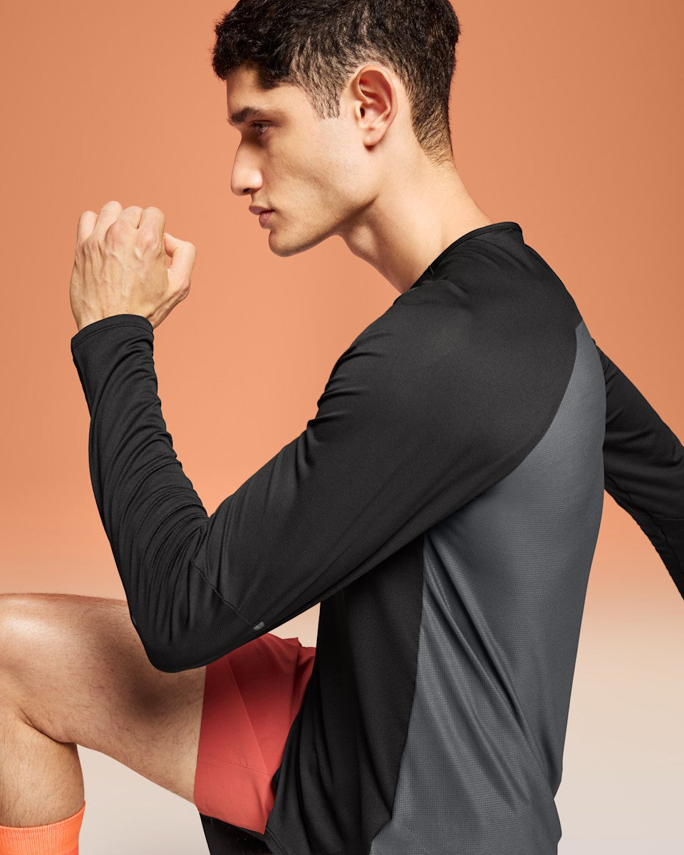 On United States Recommended / Men's Performance Long-T - Black/Eclipse