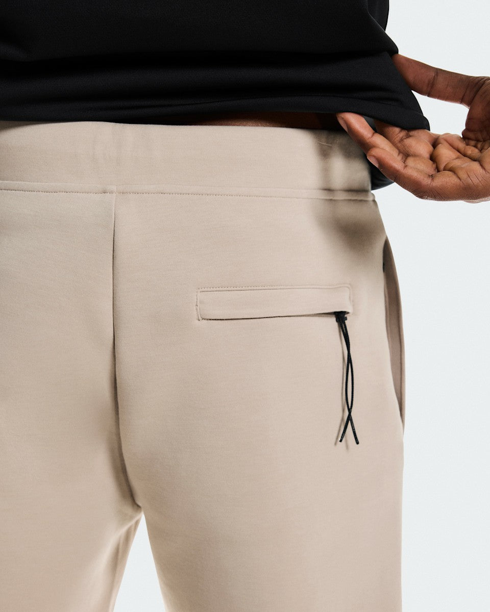 On United States Trending / Men's Focus Tech Sweatpants - Desert