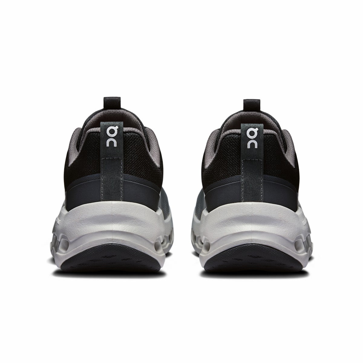 On United States Signature / Cloudleap for Youth - Black/White