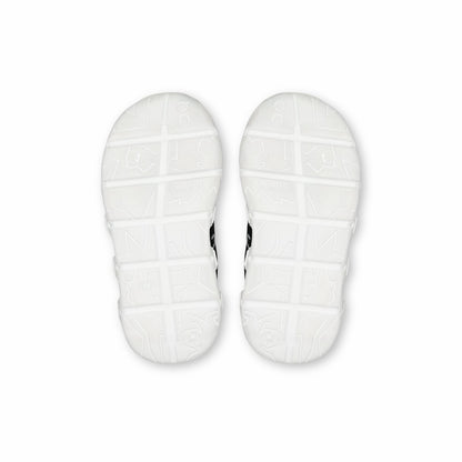On United States Quality / Cloud Dash - Black/White